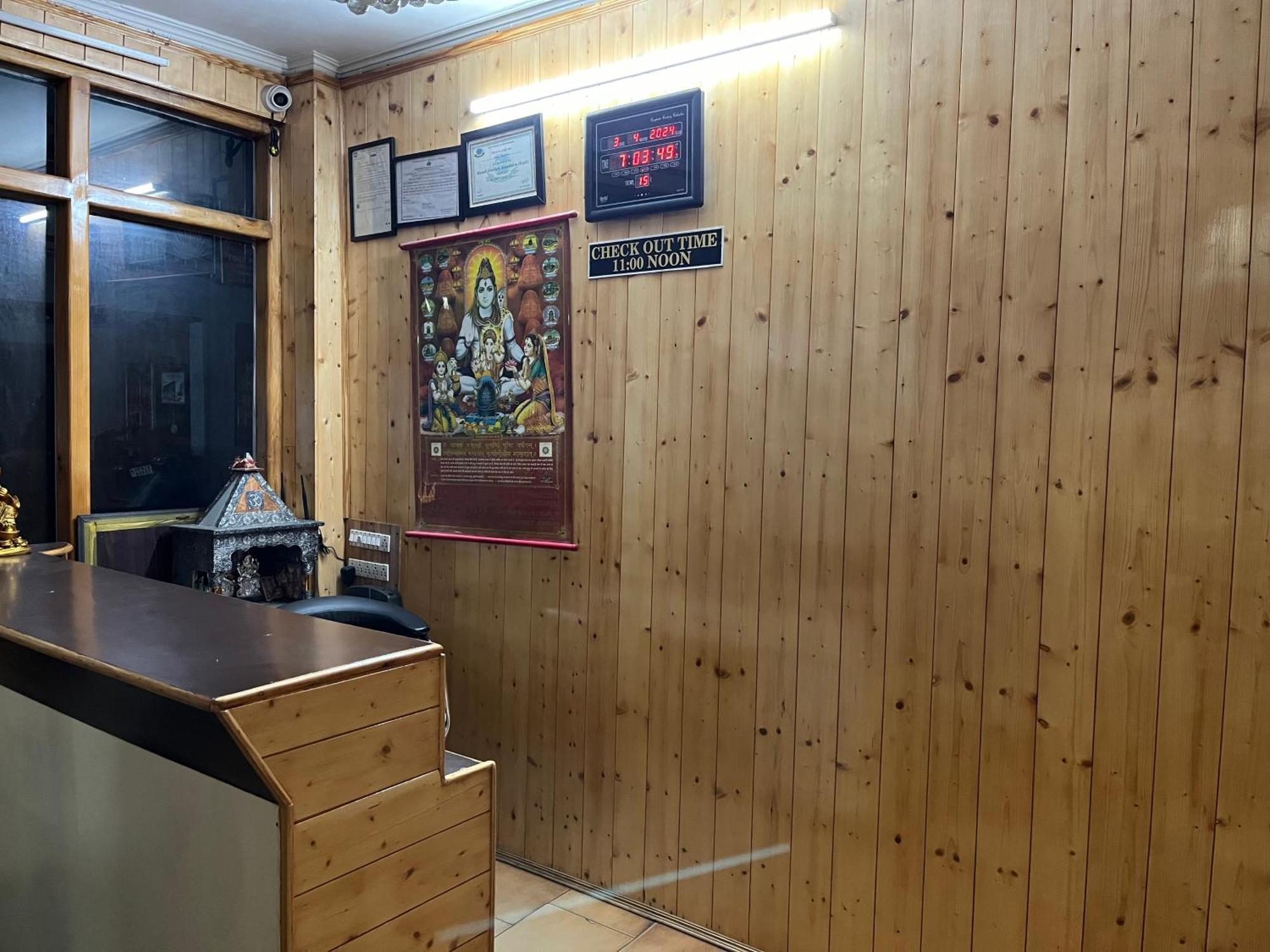 Hotel Premier Mall Road Manali Kültér fotó
