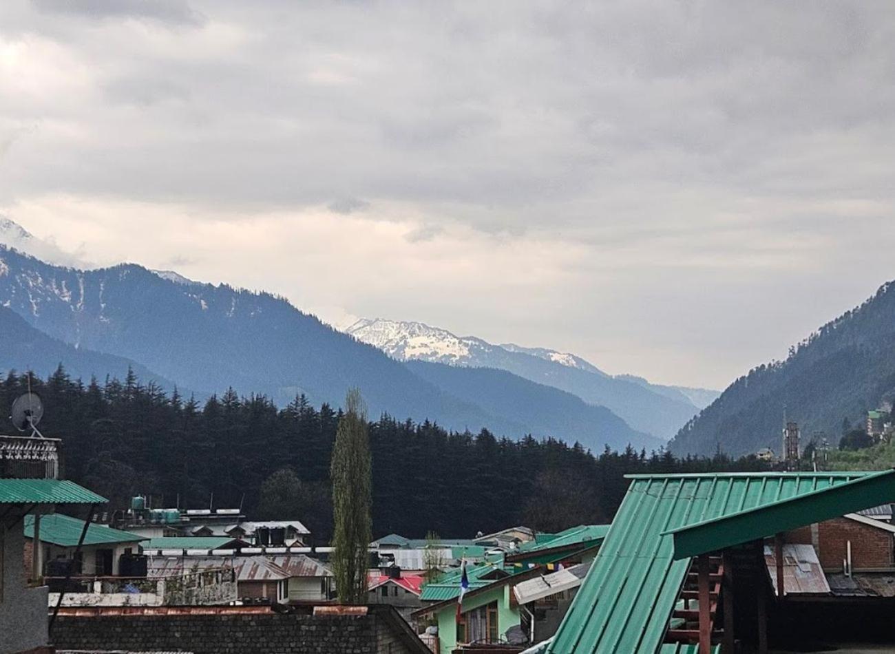 Hotel Premier Mall Road Manali Kültér fotó