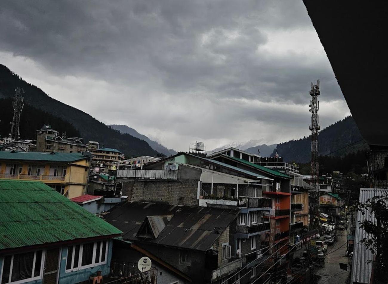 Hotel Premier Mall Road Manali Kültér fotó